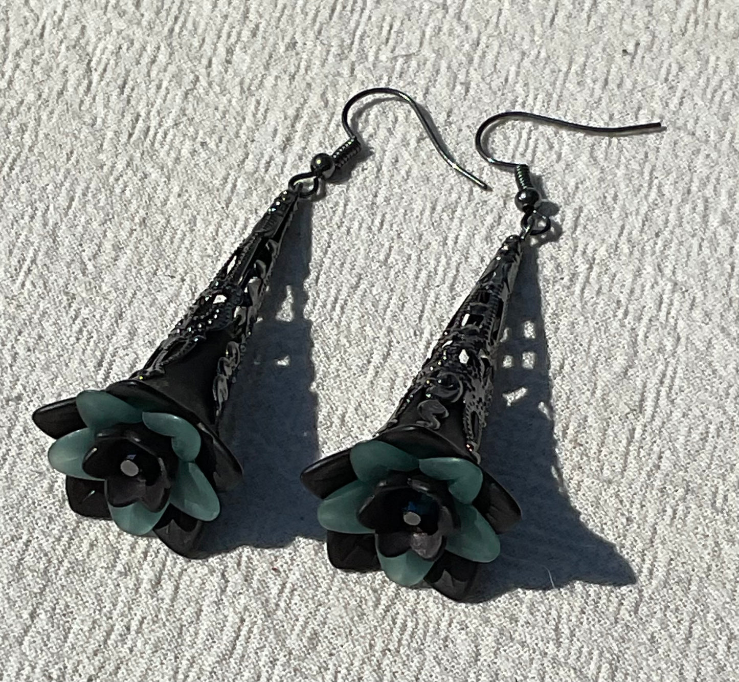 Trumpet Flower Drop Earrings, Style #7, Black