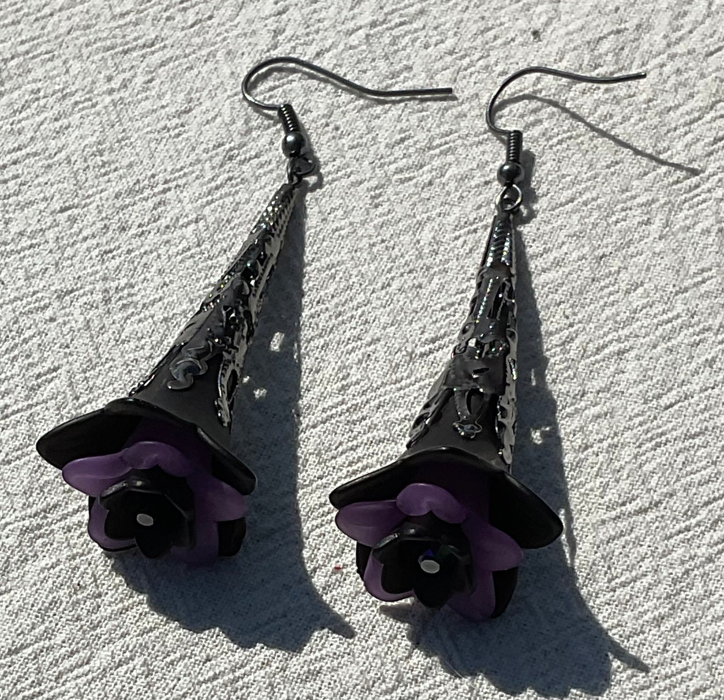 Trumpet Flower Drop Earrings, Style #7, Black