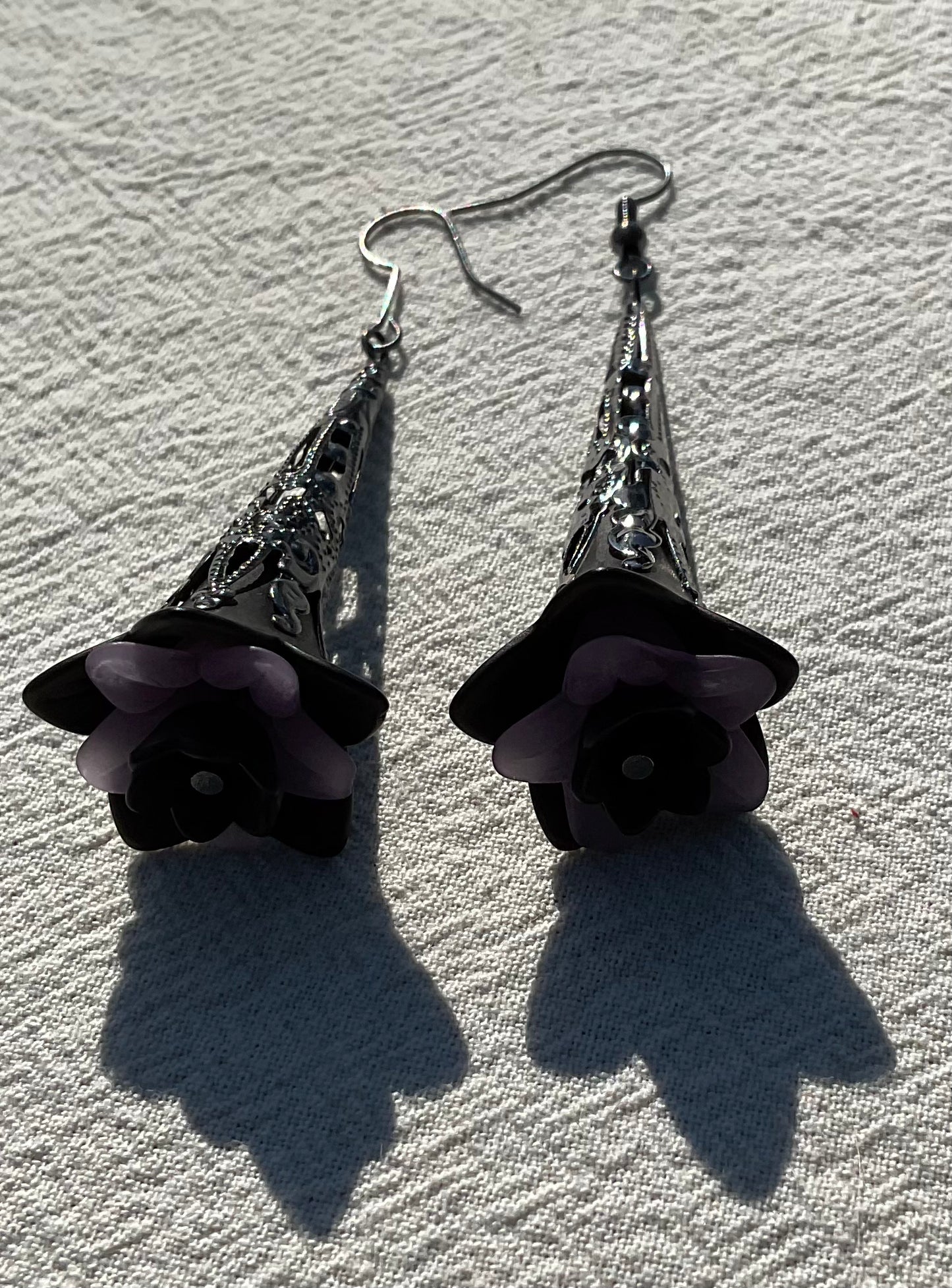 Trumpet Flower Drop Earrings, Style #7, Black