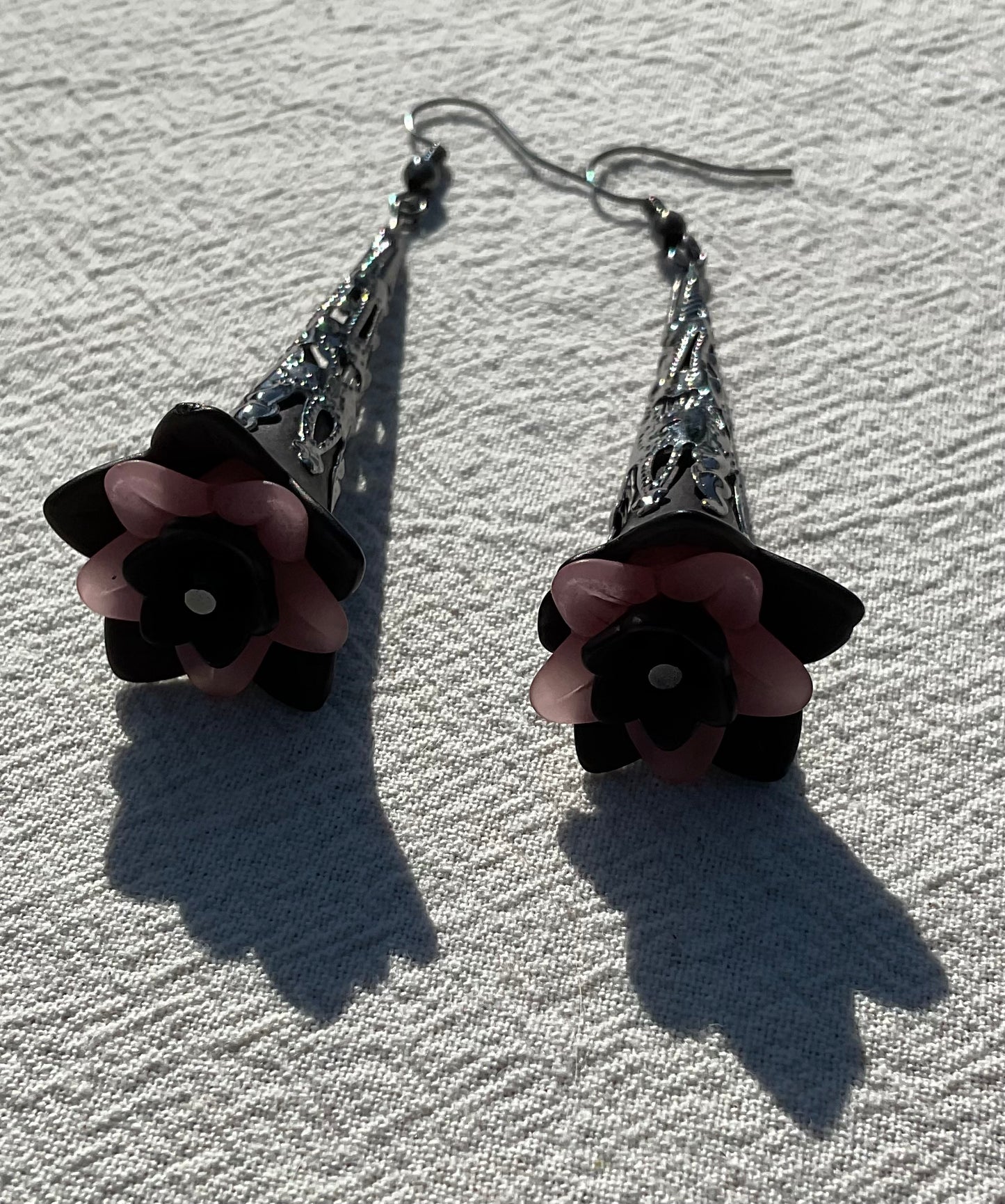 Trumpet Flower Drop Earrings, Style #7, Black