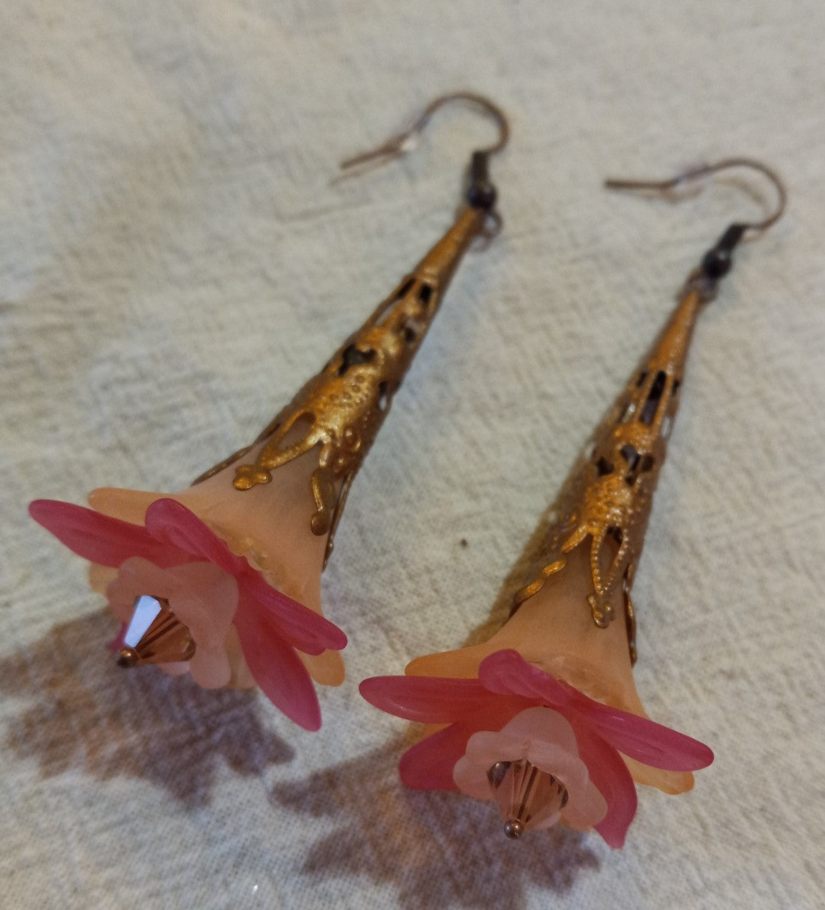 Lt. Purple & Violet Frosted Trumpet Flower Drop Earrings S#7