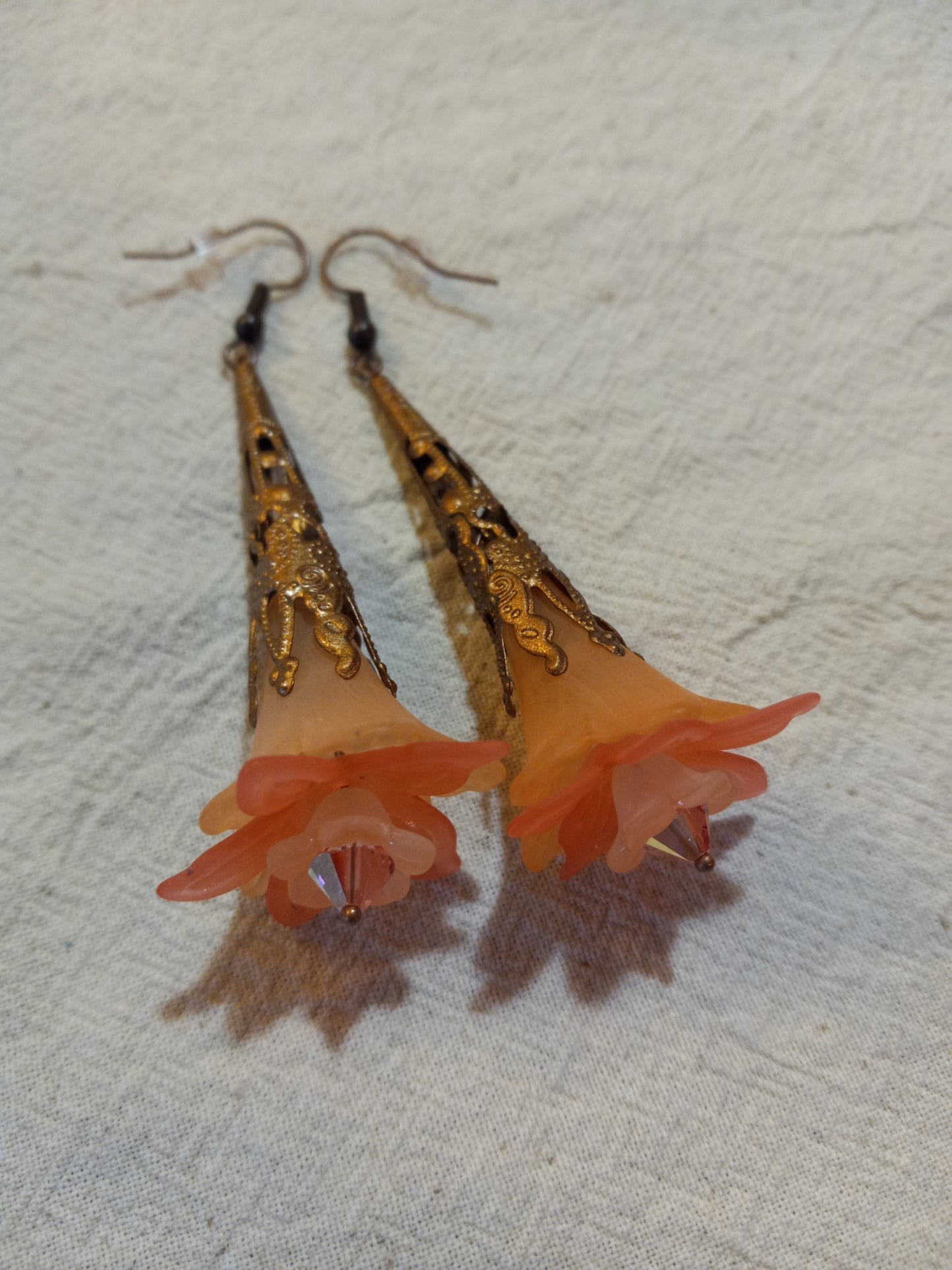 Lt. Purple & Violet Frosted Trumpet Flower Drop Earrings S#7