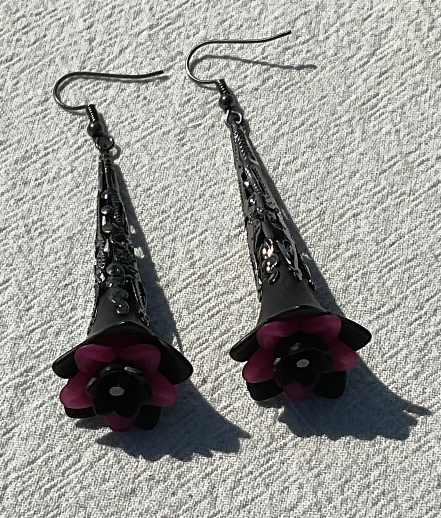 Trumpet Flower Drop Earrings, Style #7, Black