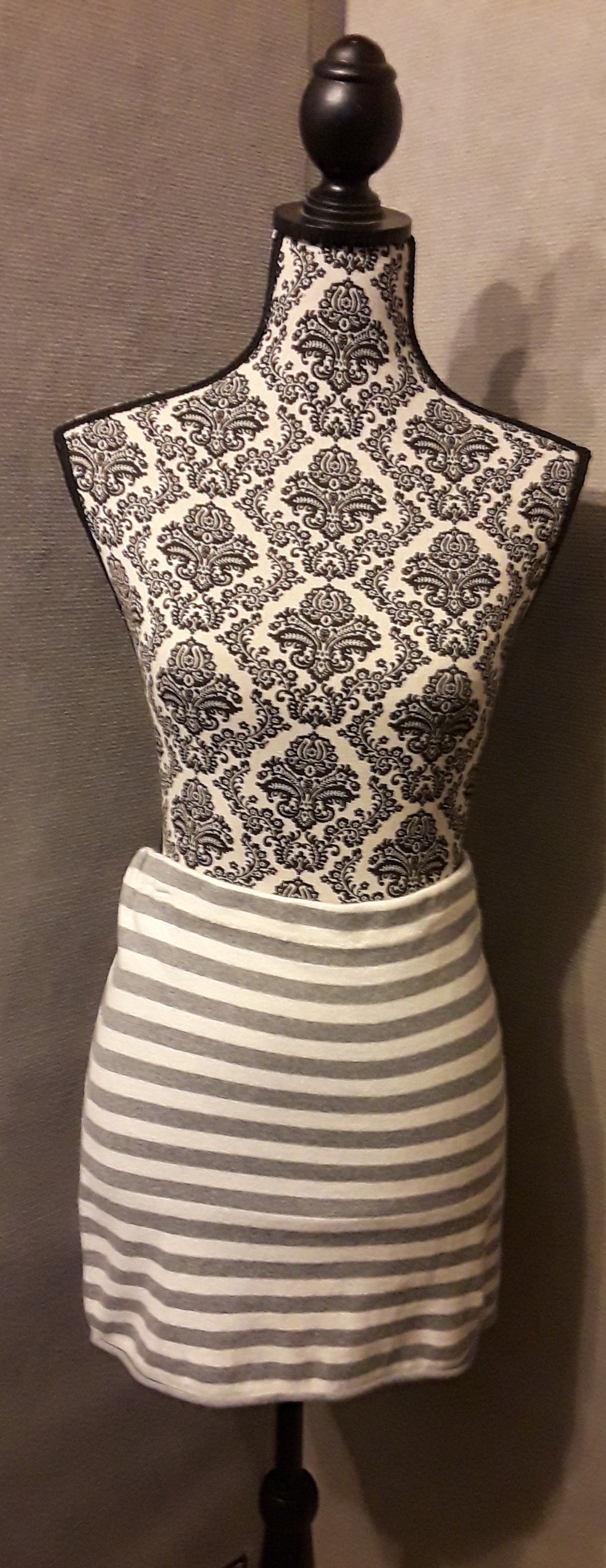 Grey & Cream Striped Mini Skirt (M/L)
