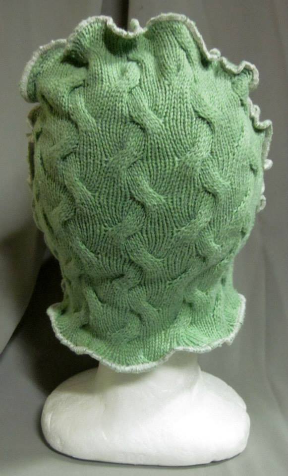 Green Cabled Beanie with Cream Trim