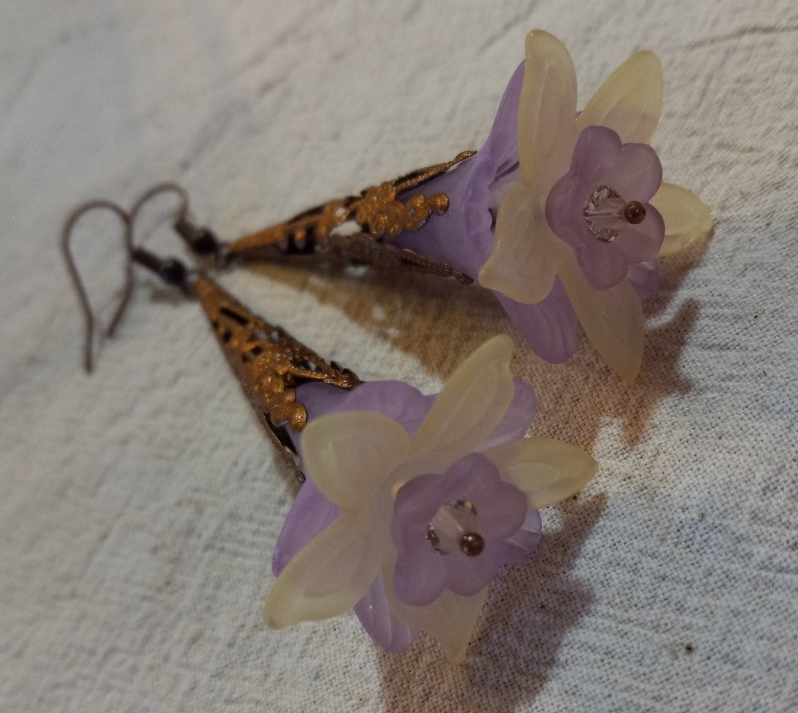Lt. Purple & Violet Frosted Trumpet Flower Drop Earrings S#7