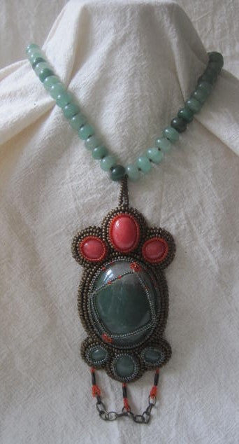 Green Aventurine & Coral Bead Embroidered Cabochon Necklace